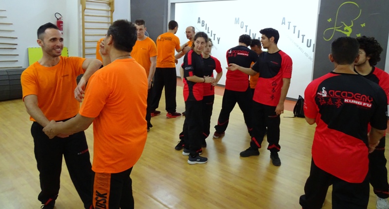 Kung Fu Academy di Sifu Mezzone Caserta Seminario di Weng Chun Tang Yik con GM Sunny So in Italia presso la scuola di arti marziali di wing chun e kung fu a Caserta (2)